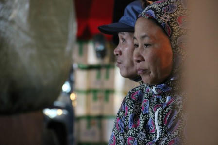 Muôn cảnh “oằn mình” mưu sinh trong đêm rét buốt